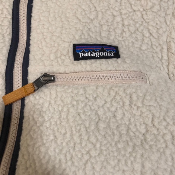 Patagonia Women's Retro Pile Jacket in natural - Picture 3 of 7